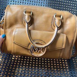 Micheal Kors handbag with removable strap
